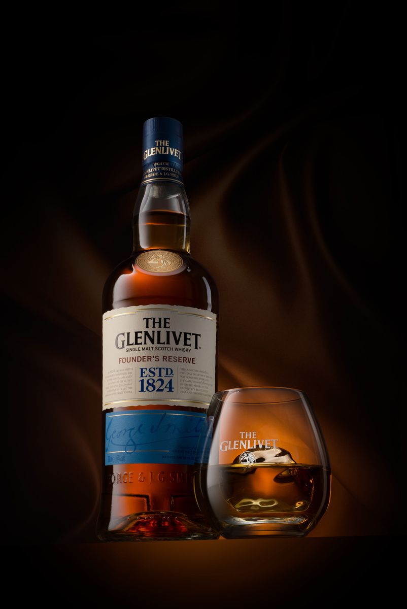 Luxury Scotch Whisky Product Photography Prompt