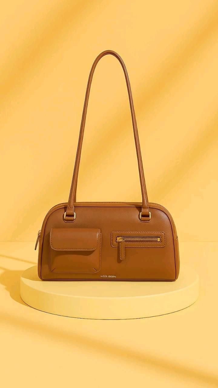 Caramel Leather Shoulder Bag Studio AI Prompt