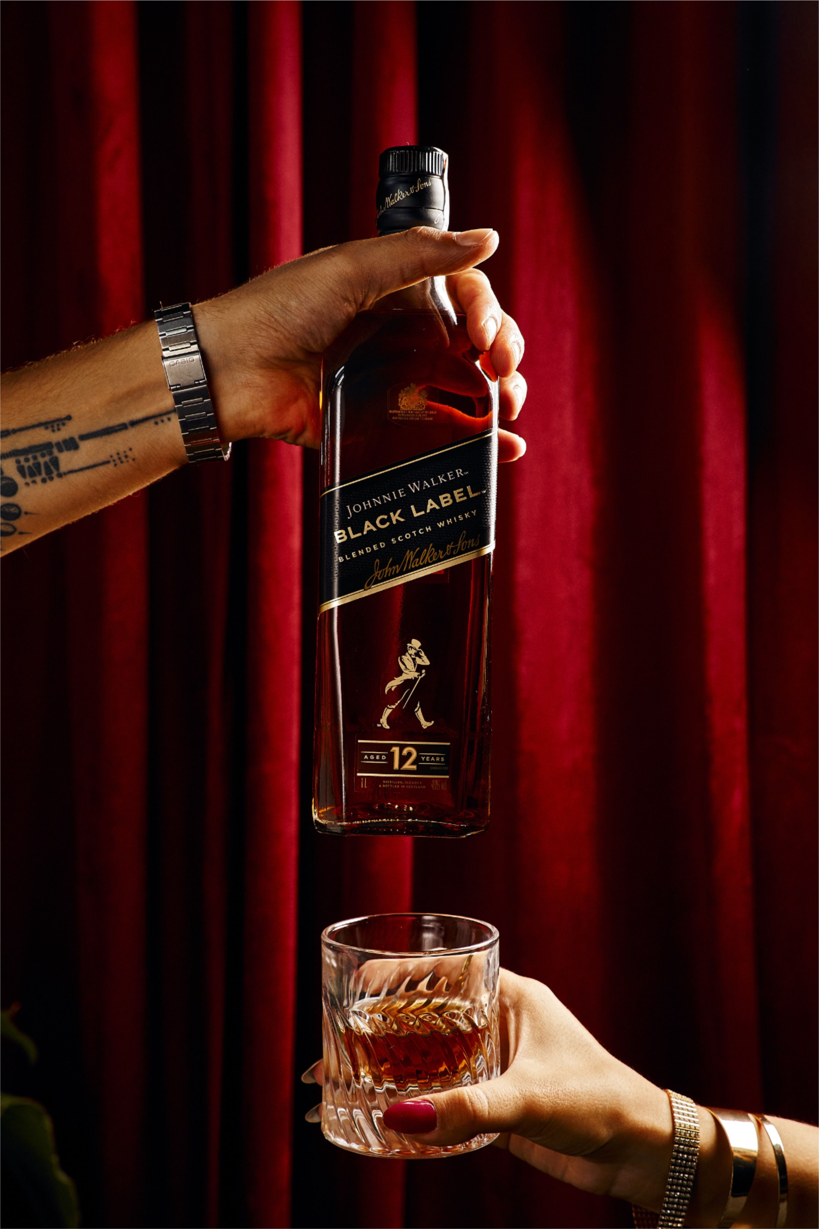 Whisky Bottle and Glass Product Photography AI Prompt