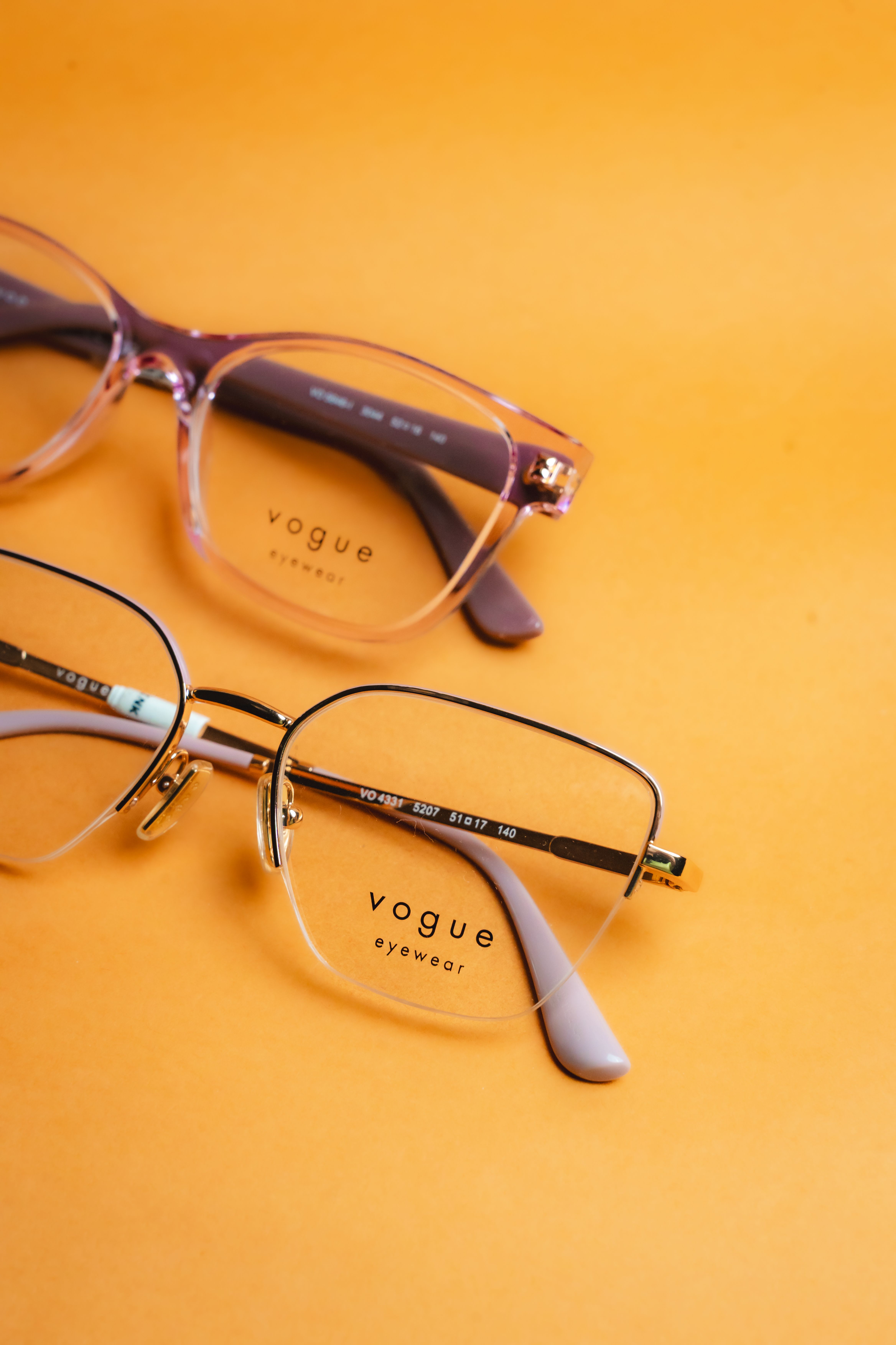 Minimal Eyewear Product Photography Prompt