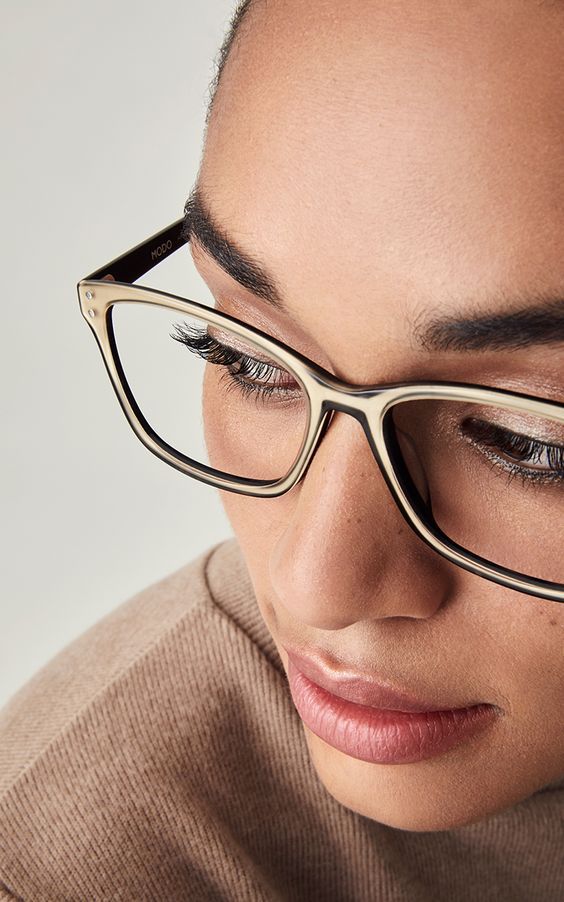 Eyeglasses Product Photography AI Prompt