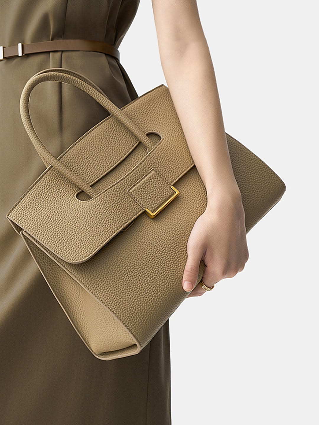 Luxury Leather Handbag Photography Prompt