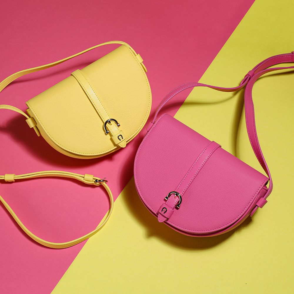Leather Saddle Handbag Duo Product Photography Prompt